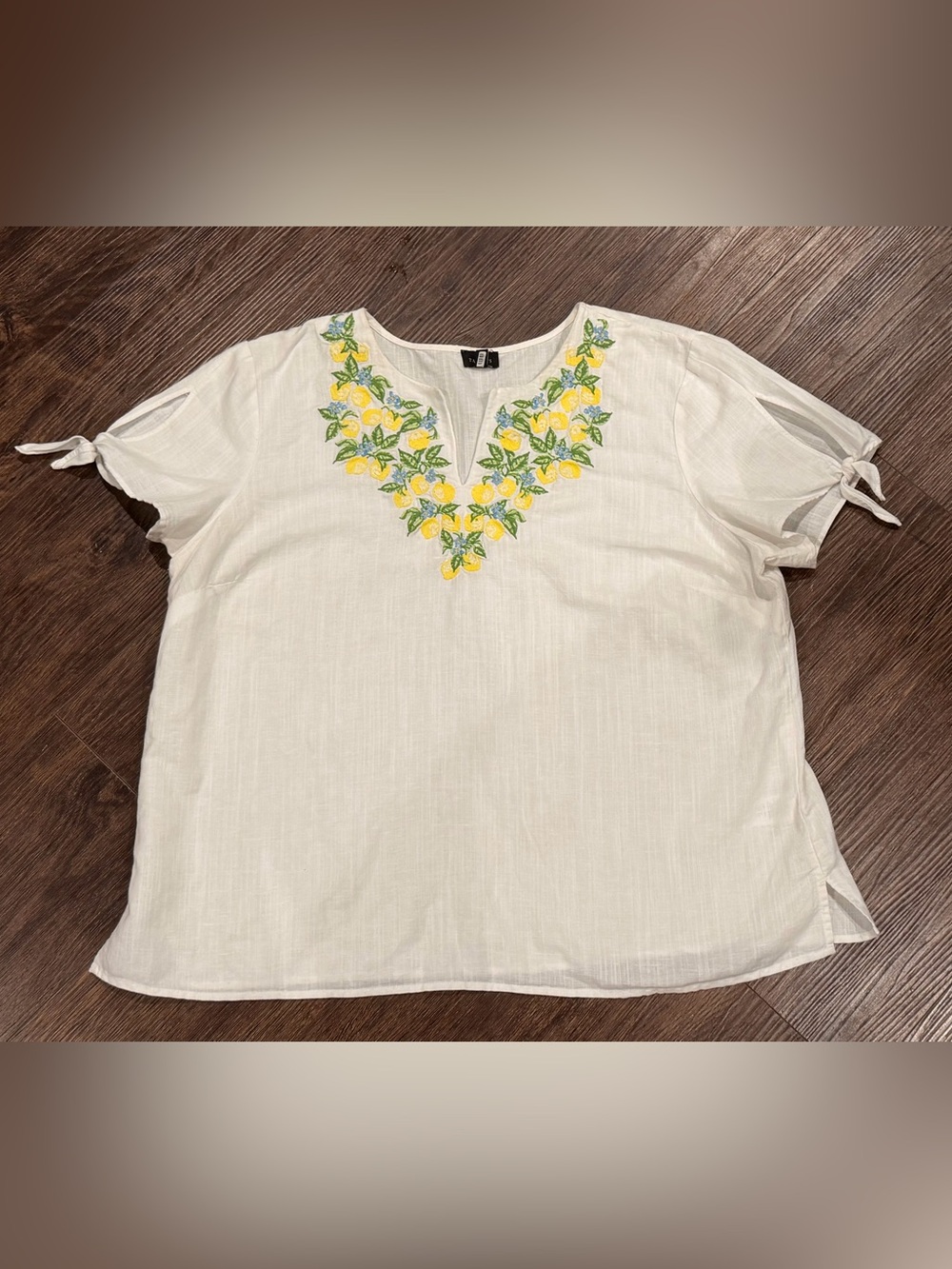Talbots White linen Tunic with Lemon Embroidery